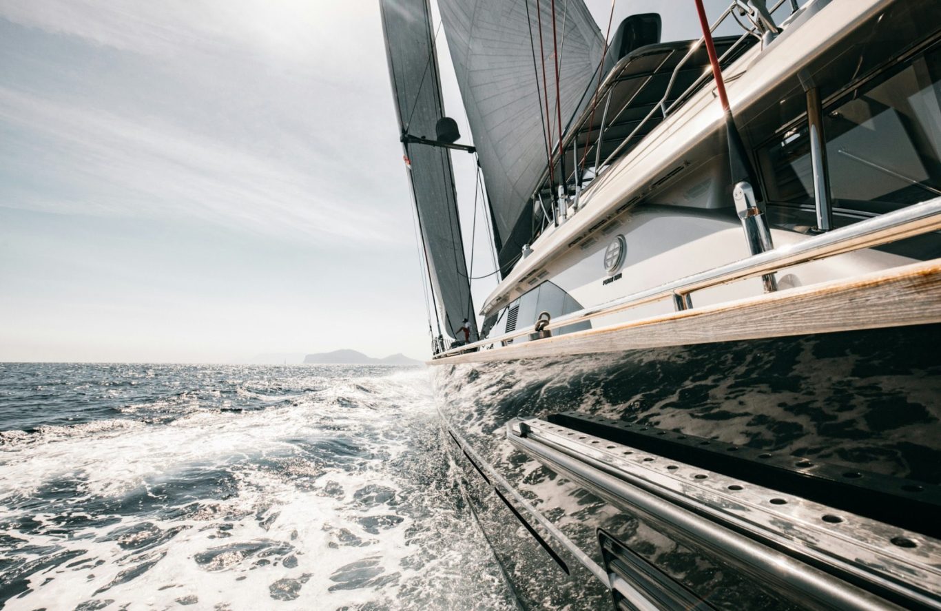 Eine Yacht bei welcher ein Bootsgutachten erstellt wurde.